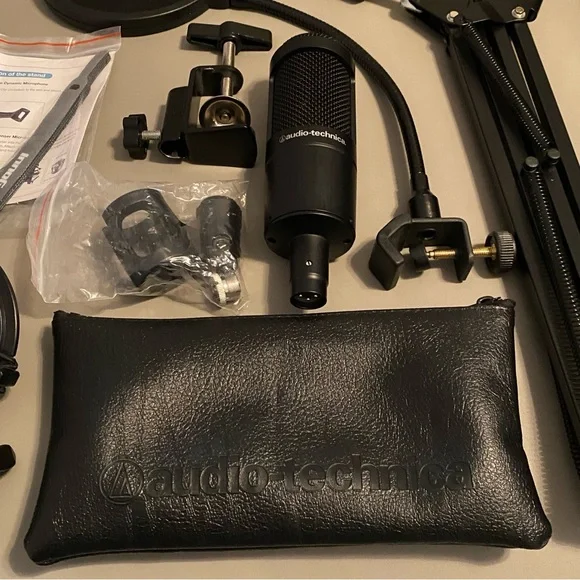 🎤 Audio Technica AT2035 Cardioid Condenser Microphone & Scissor Arm Stand